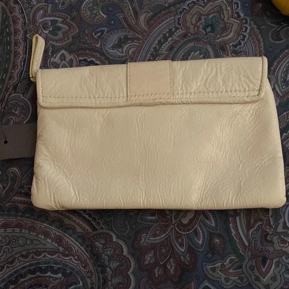 Kenneth Cole clutch - Picture 6 of 7
